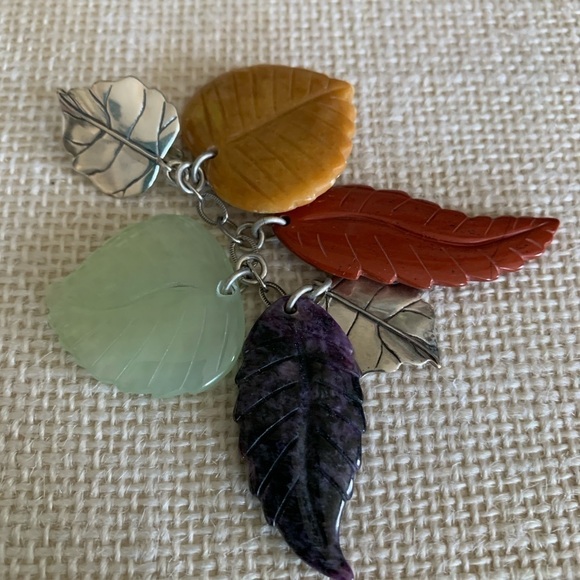 Sincerely Southwest Sterling Leaves Pendant - Picture 2 of 5